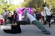 اجرای هفت نمایش خیابانی و رادیویی در دومین روز «سردار آسمانی»