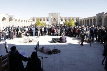 استقبال از تئاتر سردار آسمانی باوجود سرمای کرمان/ رشد کیفی اجراها قابل ملاحظه است