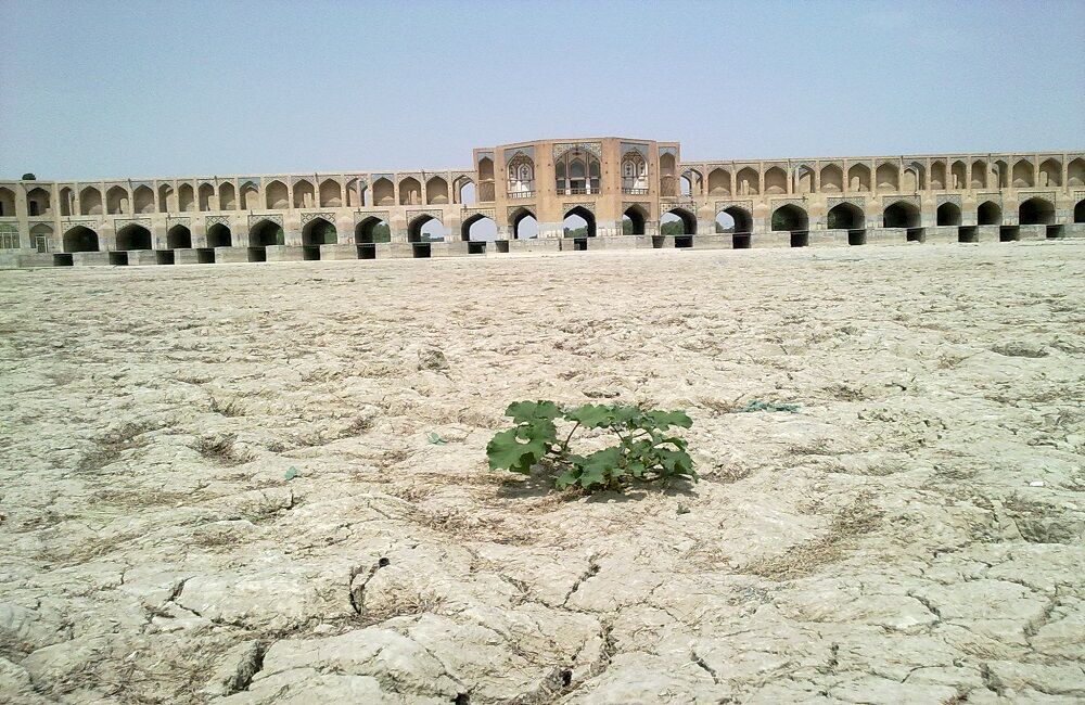 تعیین اعتبار برای  احیای رودخانه زاینده‌رود در بودجه ۱۴۰۱ ضروری است