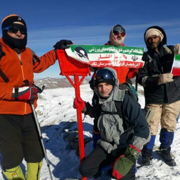 صعود کوهنوردان تکاب به قله برفی بلقیس