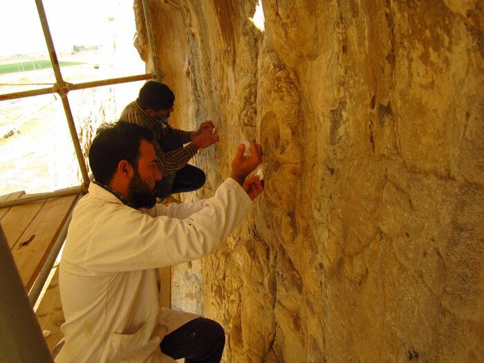 نقش برجسته بهرام دوم در فارس مرمت شد