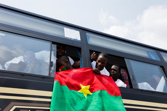 سمفونی فقر، امید، رنگ و عشق به رهبری "فوتبال" در قلب آفریقا؛ میخواهم زنده بمانم