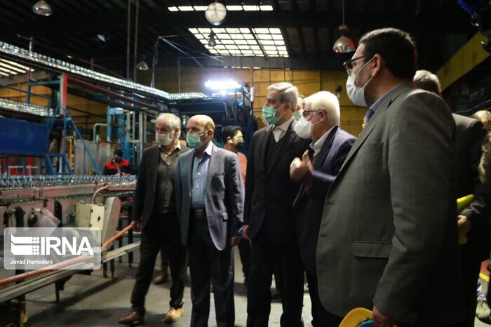 صیانت استاندار از صنعت شیشه همدان با حمایت از تولید و رفع موانع