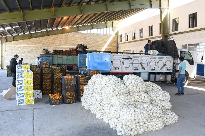 بازار میوه در یاسوج؛ مافیای ژنده پوش