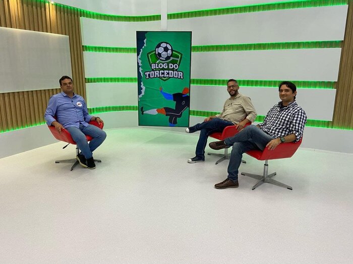 درخواست نجومی نائوچیکو برای انتقال قرضی کارلوس به استقلال