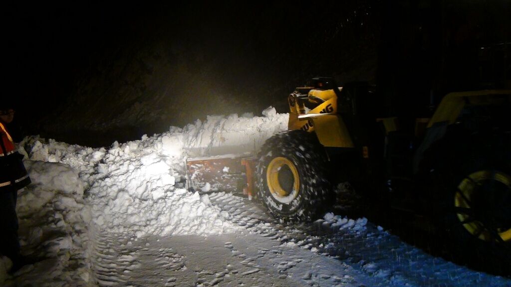 حدود ۶ هزار کیلومتر از راههای کردستان برفروبی شد حدود ۶ هزار کیلومتر از راههای کردستان برفروبی شد