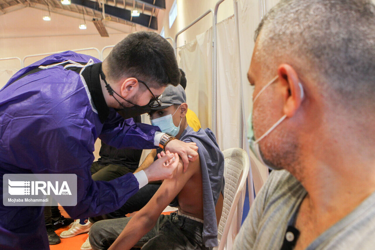 بیش از ۱۸۶ هزار کردستانی دُز سوم واکسن کرونا دریافت کرده اند