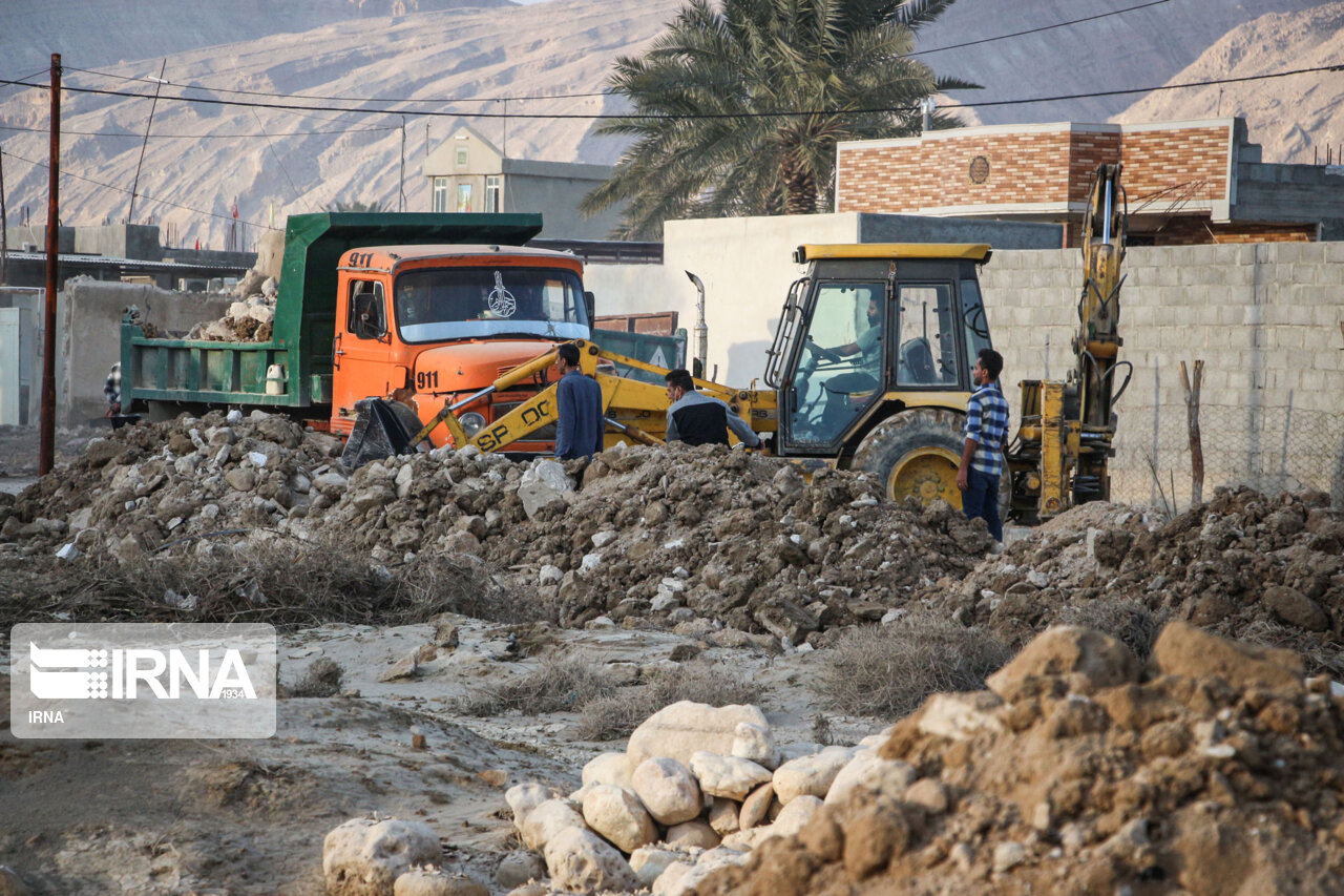 گروه‌های جهادی به یاری سیل‌زدگان شهرستان رستم فارس شتافتند