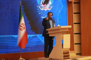 نشست معاون پارلمانی رییس جمهور با اعضای کانون دانشگاهیان استان همدان 10