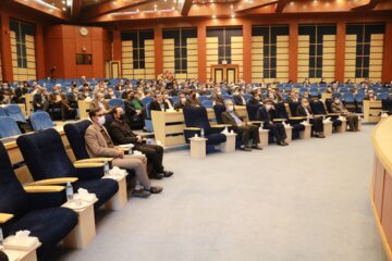 نشست معاون پارلمانی رییس جمهور با اعضای کانون دانشگاهیان استان همدان 19