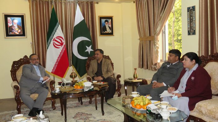 گفت وگوی فرهنگی و بین ادیانی/ رایزن فرهنگی ایران و هیات کلیساهای پاکستان دیدار کردند