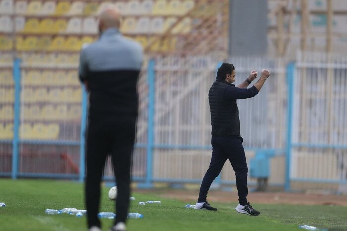 آتشبازی استقلال در مسجدسلیمان/ آبیها در سودای قهرمانی