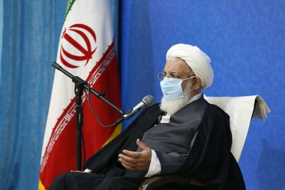 امام‌جمعه یزد: مدیریت فضای مجازی نیاز به برنامه ریزی مدون دارد