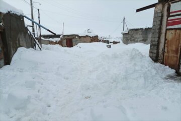 بارش برف در روستاهای تکاب