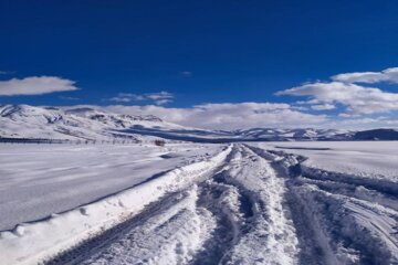 بارش برف در روستاهای تکاب