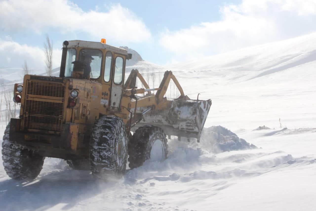 بارش برف موجب کندی تردد در  جاده های خلخال شد بارش برف موجب کندی تردد در  جاده های خلخال شد