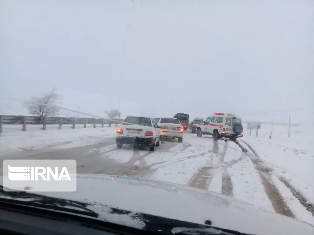 کولاک شدید تردد در محور سقز - دیواندره را با مشکل مواجه کرد کولاک شدید تردد در محور سقز - دیواندره را با مشکل مواجه کرد