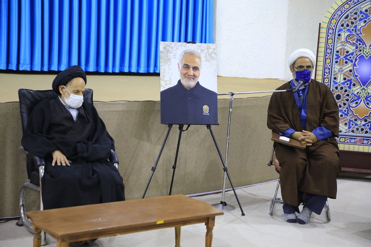 روز سربیشه با نام شهدا عجین شده است روز سربیشه با نام شهدا عجین شده است