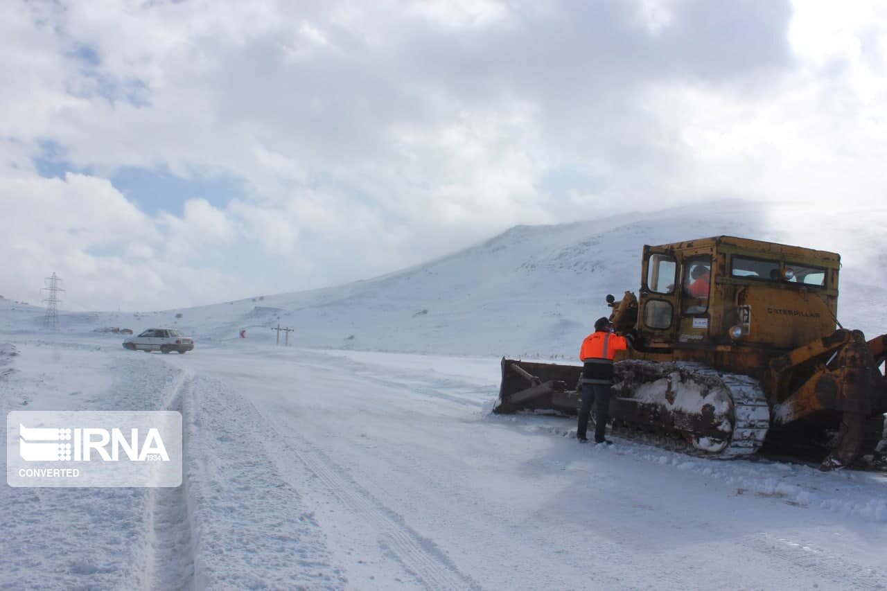 ۹۵درصد مسیرهای روستایی آذربایجان‌غربی درگیر برف بود/ مسیر۵۴روستا درحال بازگشایی