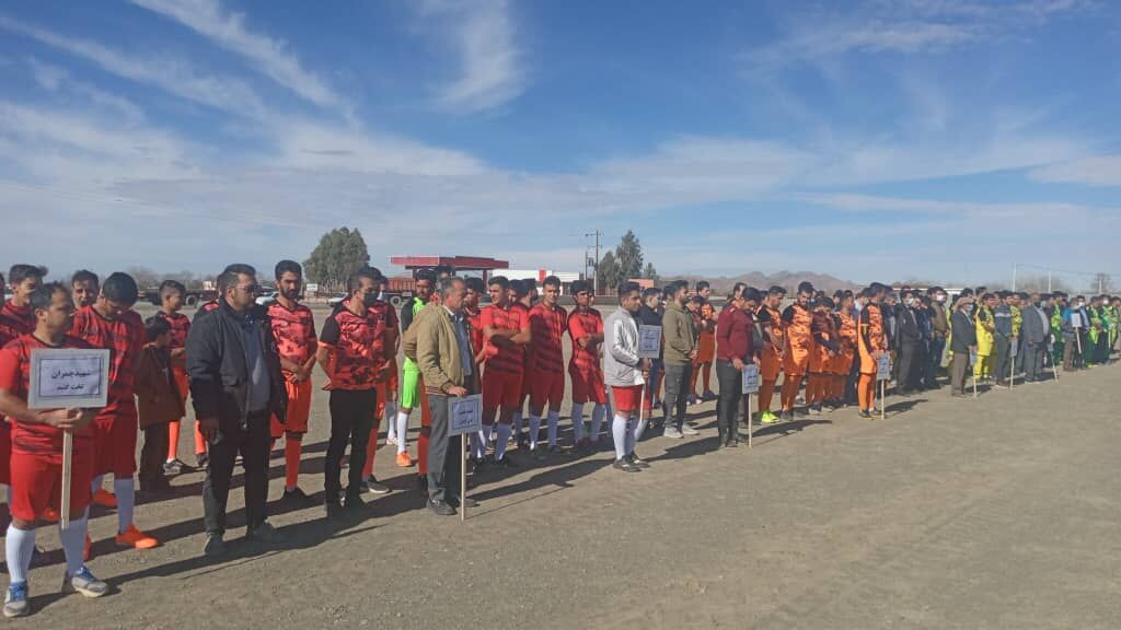 آغاز مسابقات فوتبال زمین خاکی یادواره سپهبد شهید سلیمانی در سیرجان