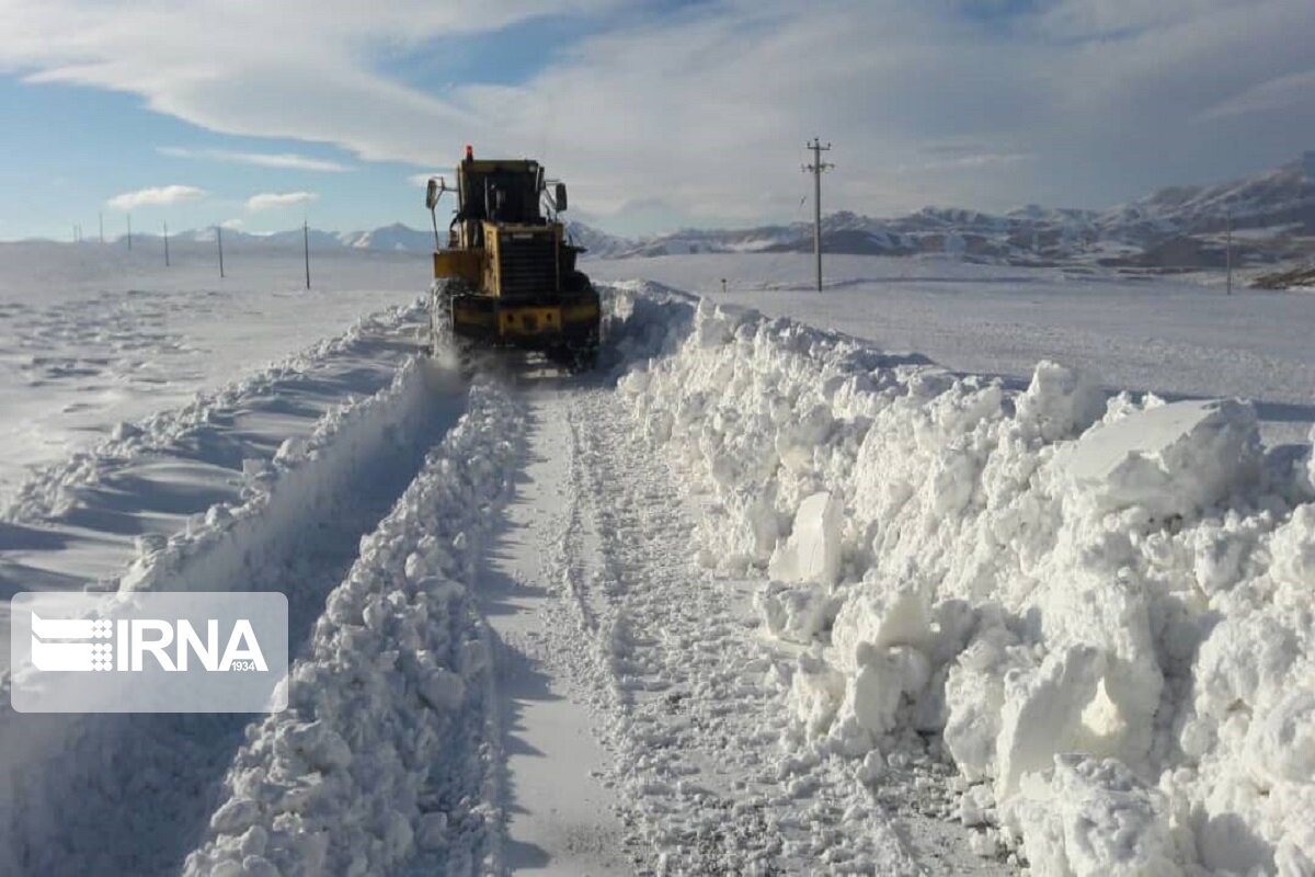 مدارس شهرستان دیواندره به دلیل بارش برف در نوبت صبح تعطیل شد   مدارس شهرستان دیواندره به دلیل بارش برف در نوبت صبح تعطیل شد
