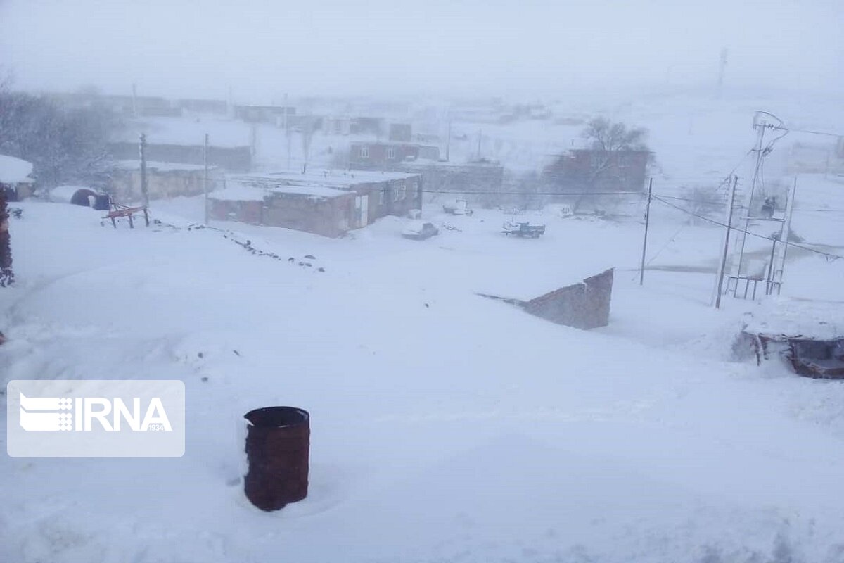  بارش برف راه ارتباطی ۱۷۰ روستای آذربایجان‌شرقی را بست