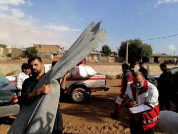 امداد رسانی هلال احمر به سیل زدگان مورموری