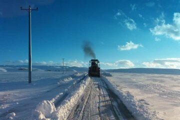 برف راه ارتباطی ۴۹۷ روستای آذربایجان غربی را مسدود کرد