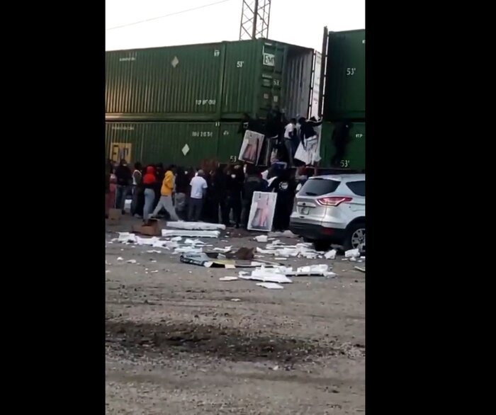 راهزنی به سبک غرب وحشی از قطارهای باری آمریکا