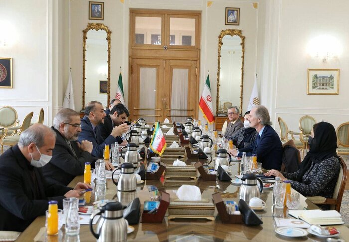 بدون توجه به مسئله آوارگان و تحریمها، نمیتوان بحران سوریه را در مسیر درست هدایت کرد