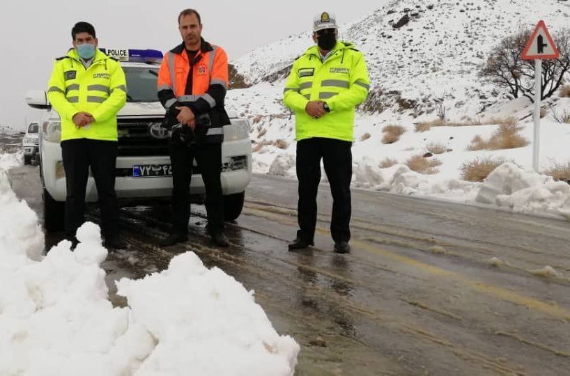 بارش برف در سرایان؛ جادههای خراسان جنوبی لغزنده است بارش برف در سرایان؛ جادههای خراسان جنوبی لغزنده است