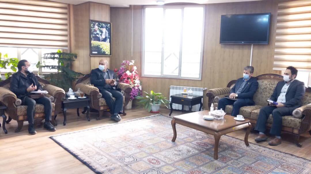 فرماندار: هنرمندان صنایع دستی فردیس بیمه می شوند
