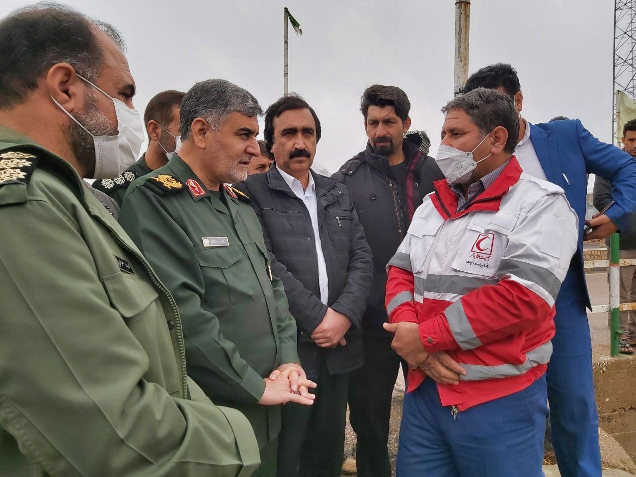 خدمات رسانی ۱۰ تیم سپاه ایلام در مناطق سیل زده مورموری خدمات رسانی ۱۰ تیم سپاه ایلام در مناطق سیل زده مورموری