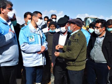 بازدید معاون استاندار مناطق سیل زده شهرستان سرایان