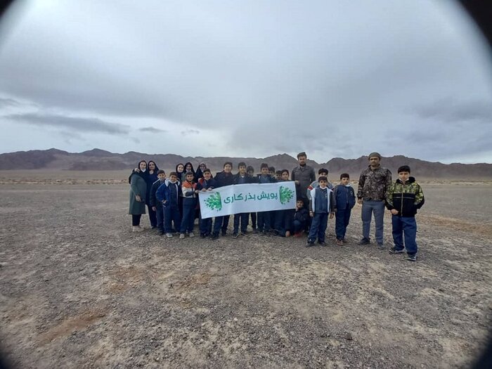 پویش بذرکاری و نهالکاری در ابرکوه اجرا شد