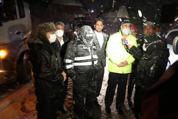 استاندار کرمانشاه از روند امدادرسانی در محورهای برفی استان بازدید کرد