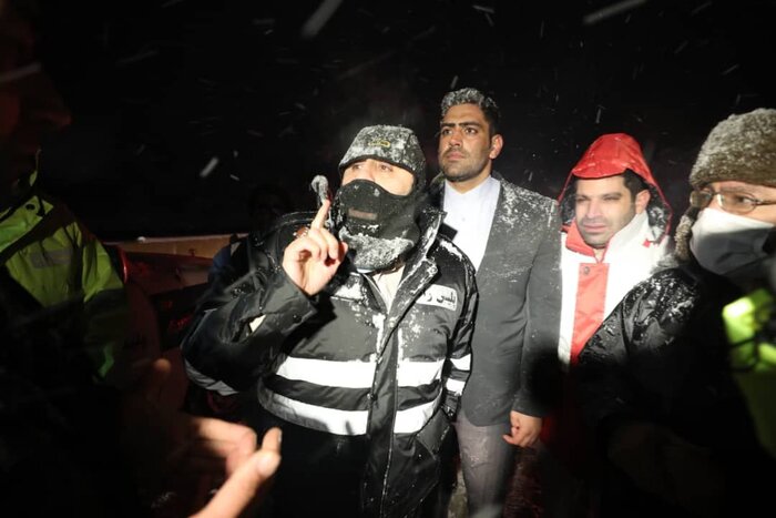 استاندار کرمانشاه از روند امدادرسانی در محورهای برفی استان بازدید کرد