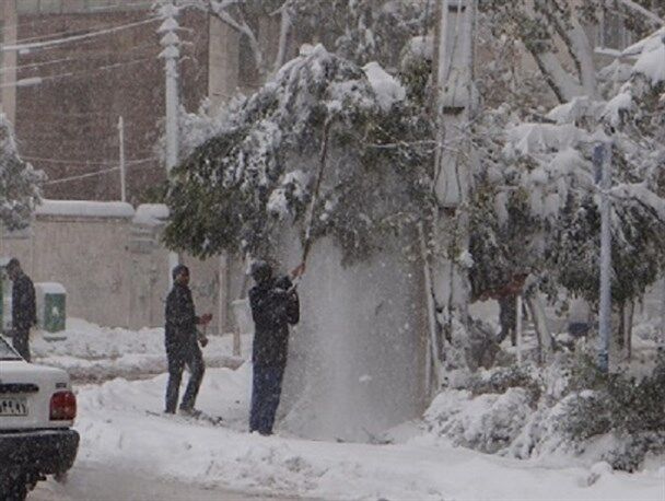 شهردار هشترود مشارکت شهروندان در برف‌روبی معابر را خواستار شد