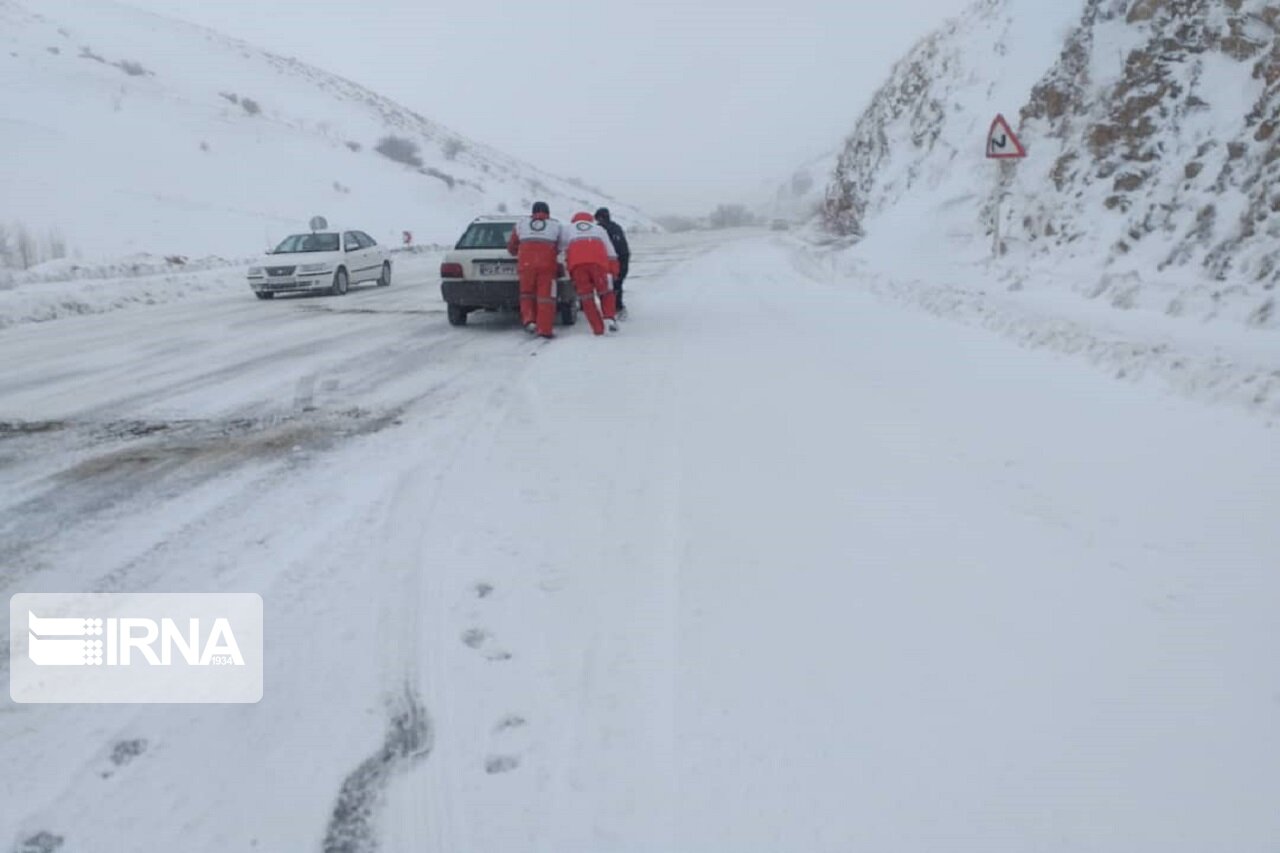 فرماندار: محورهای مواصلاتی شهرستان ملایر باز و تردد در آنها جریان است