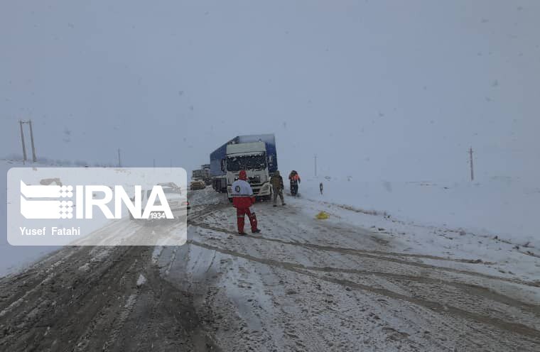 تردد در جادههای کوهستانی زنجان با زنجیر چرخ امکانپذیر است تردد در جادههای کوهستانی زنجان با زنجیر چرخ امکانپذیر است