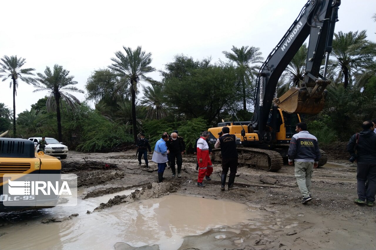 فیلم/ تقویت دیوار حفاظتی روستای تمبک میناب فیلم/ تقویت دیوار حفاظتی روستای تمبک میناب