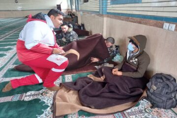 اسکان افراد گرفتار در برف و کولاک در کردستان
