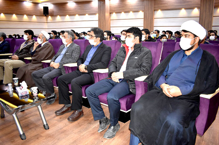 ۲۵ فرمانده و فعال برتر حلقه های صالحین سپاه بهاباد تجلیل شدند