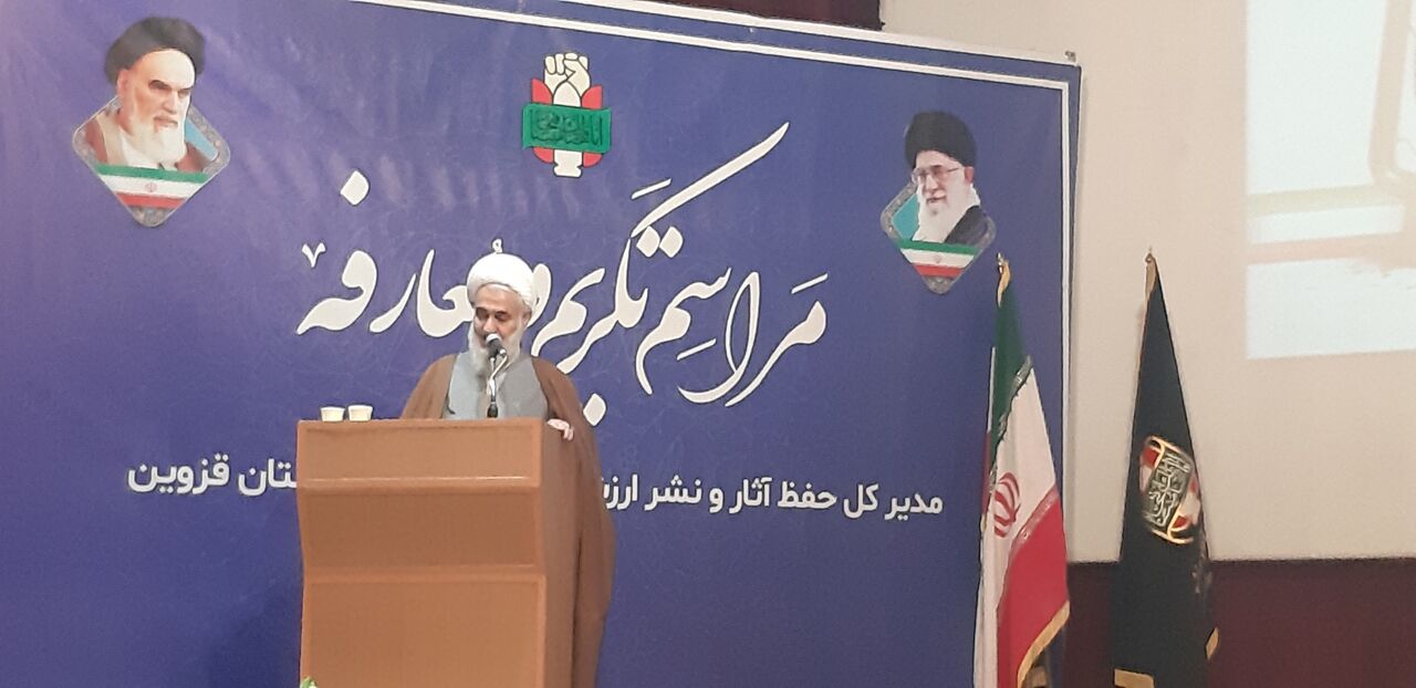 اخلاق، ولایت‌مداری و اخوت اسلامی در جای جای دفاع مقدس دیده می‌شود