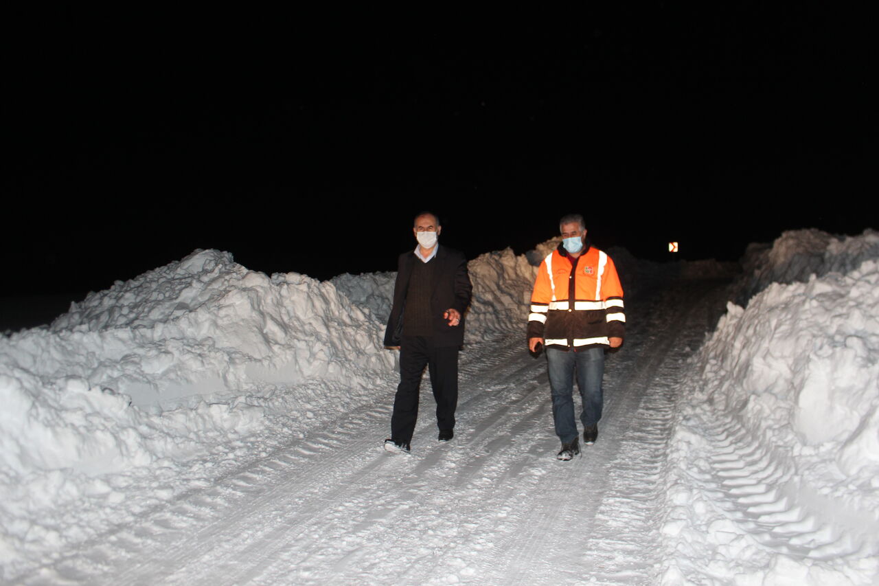 تلاش برای بازگشایی راه ۶۰ روستا؛ جاده خلخال - اسالم مسدود شد تلاش برای بازگشایی راه ۶۰ روستا؛ جاده خلخال - اسالم مسدود شد