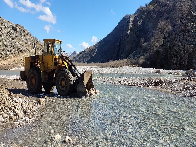 عملیات بازگشایی مسیر ۱۰ روستای اندیکا آغاز شد