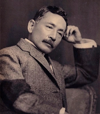 بر بال ادبیات در سرزمین آفتاب تابان