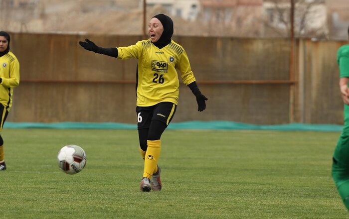 دختر ترکمن صحرا در سرزمین عجایب؛ من هادیه هستم