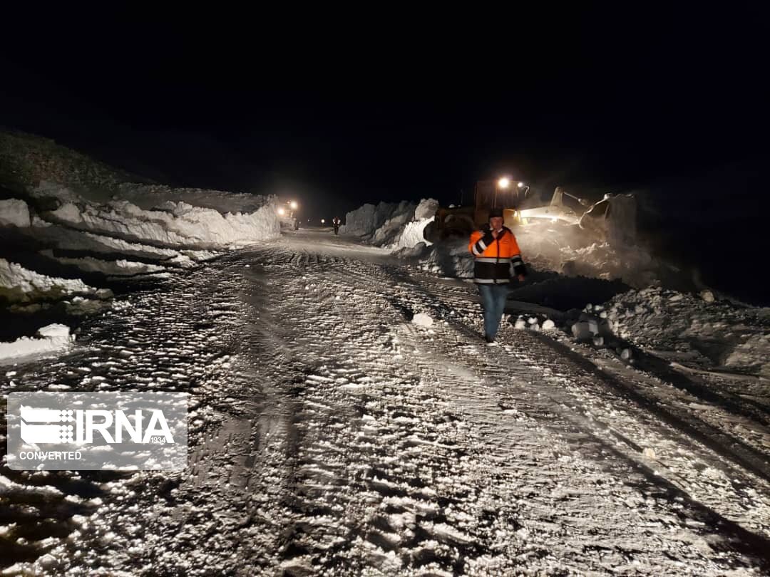 بارش سنگین برف و کولاک محور سیاهکل-دیلمان در گیلان مسدود کرد بارش سنگین برف و کولاک محور سیاهکل-دیلمان در گیلان مسدود کرد