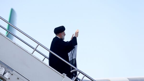آیت الله رئیسی تهران را به مقصد مسکو ترک کرد